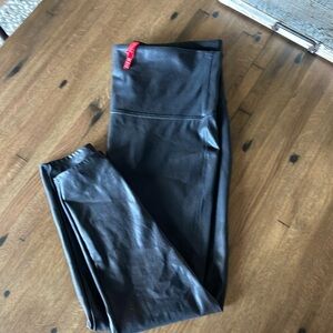 Excellent condition Spanx faux leather black leggings, never worn